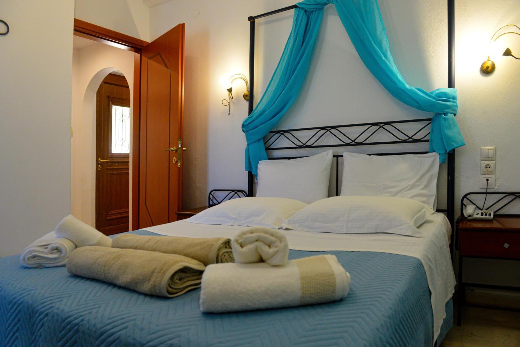 Skiathos Island Suites Трулос Екстер'єр фото